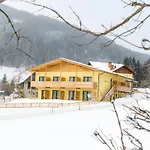 Wachter 3*
