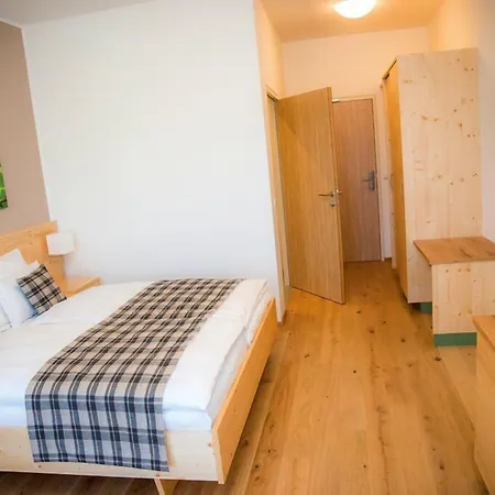 Wachter 3*